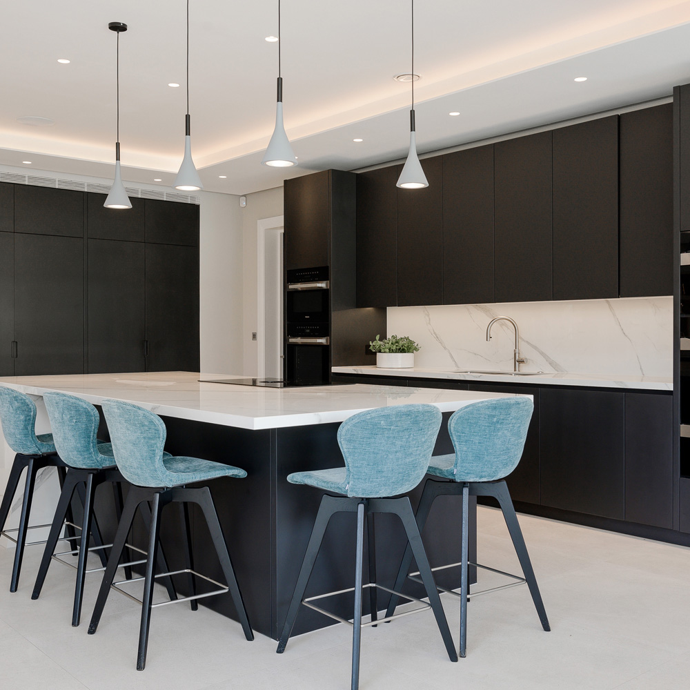 Private house in Esher Surrey: Photo 2