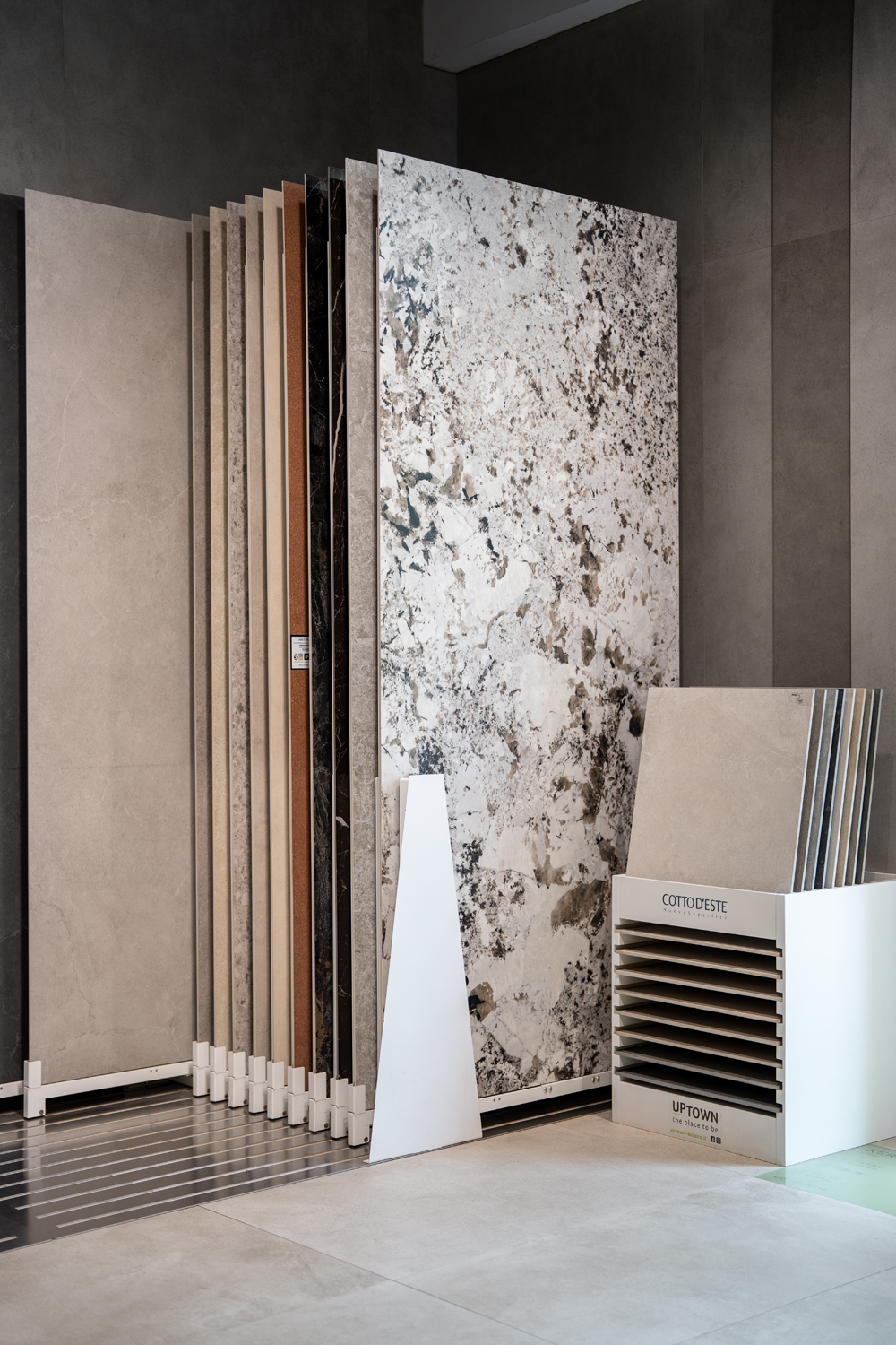 MILAN SHOWROOM: Photo 15