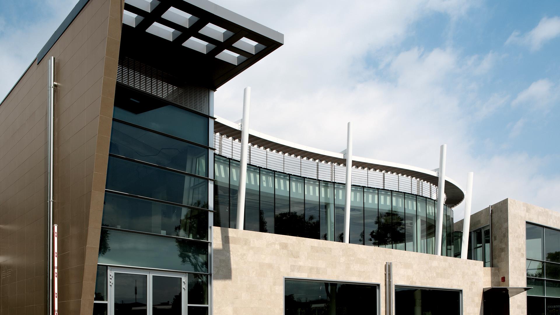 Commercial and office building - Porcelain tiles and Kerlite for Floors